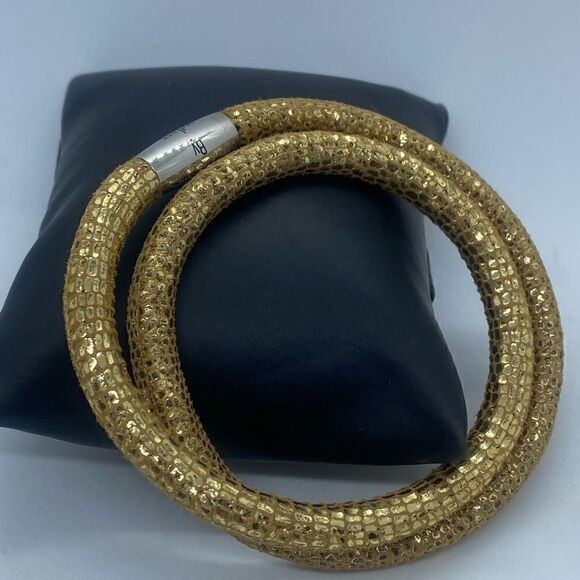 NWOT Jennifer Lopez Leather .925 Sterling Silver 18K Gold Plated Clasp Bracelet - Picture 2 of 6